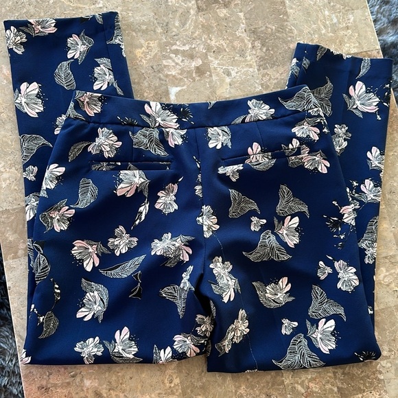 Cynthia Rowley Blue Pink Floral Stretch Dress Pants, Size 6 - Picture 10 of 10